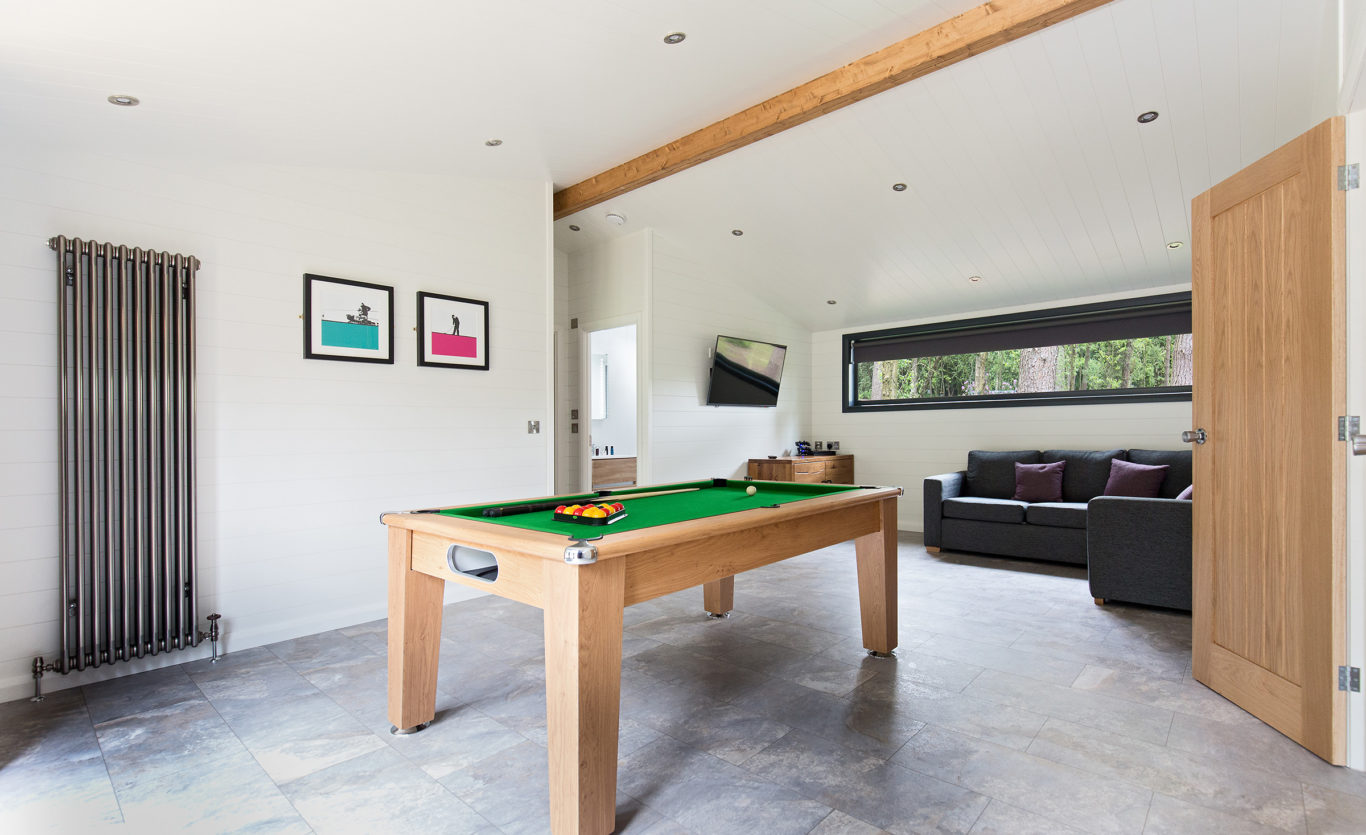 The Glade Timber Lodge — Games room with pool table