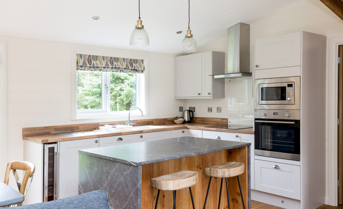 Skyline View Timber Lodge — Kitchen