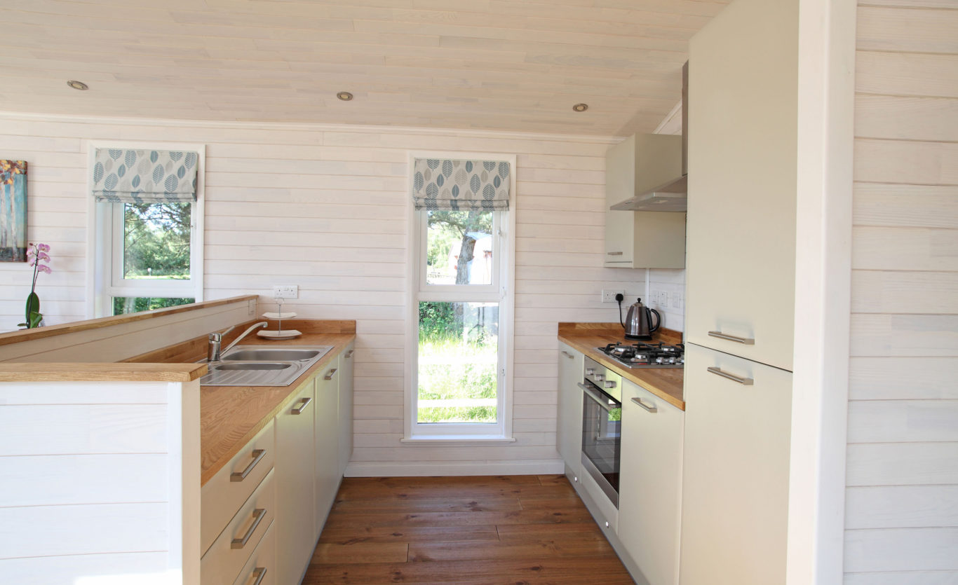 The Skyline Timber Lodge — Kitchen