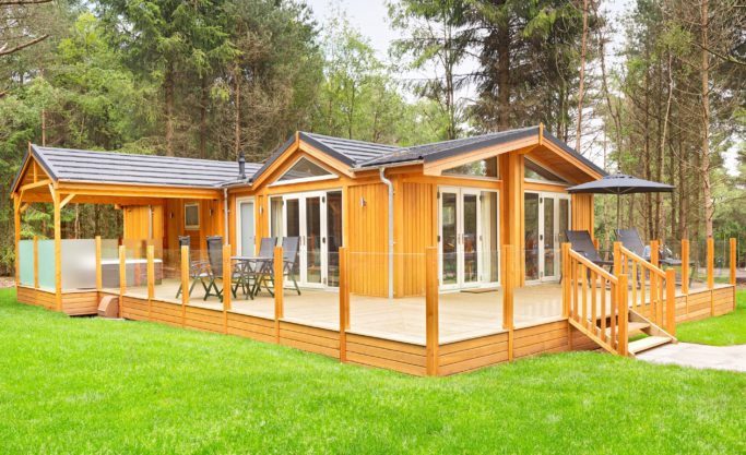 Expertly crafted bespoke timber lodges since 1986 - PinelogPinelog